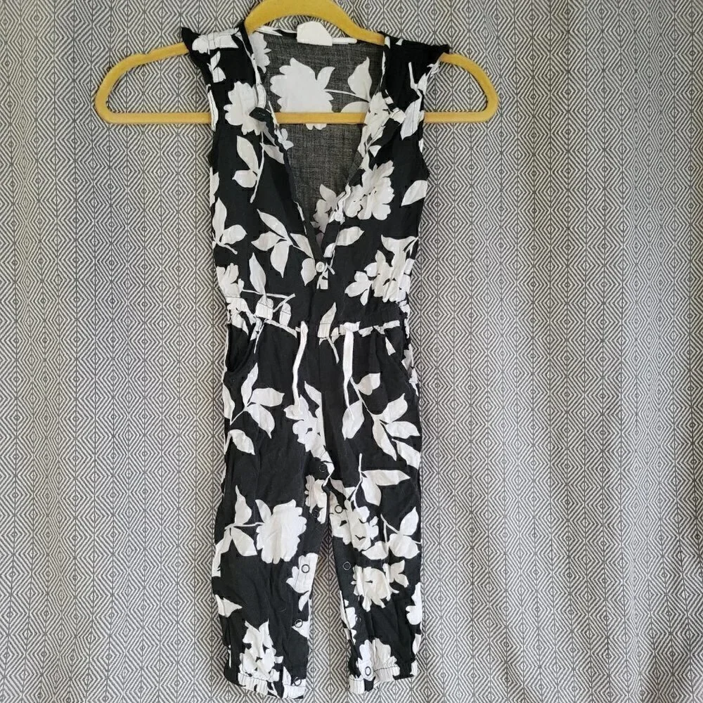 Crazy 8 Black And White Floral Romper Size 3T